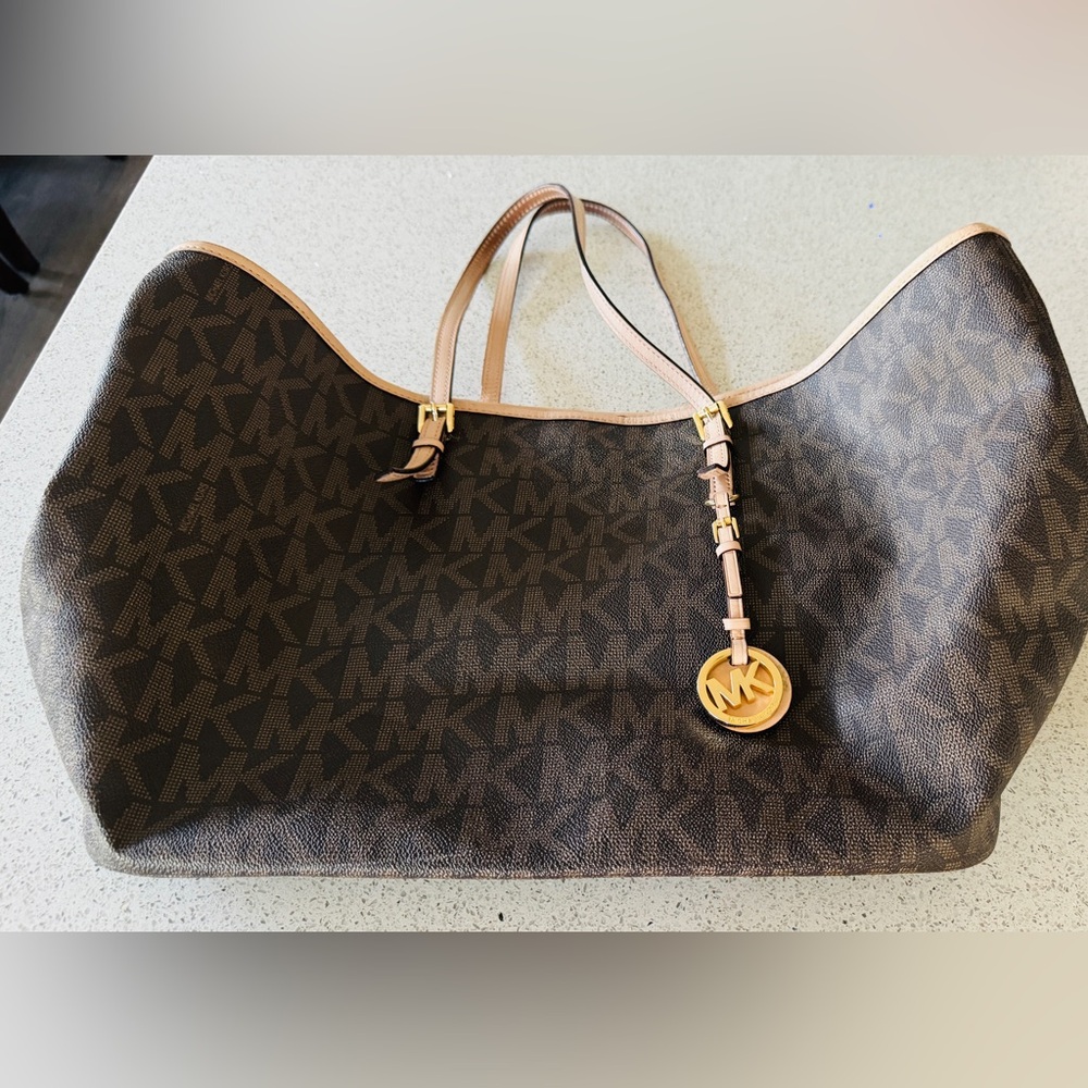 Micheal Kors tote bag